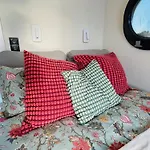 Úszó hotel Hausboot Eisvogel *