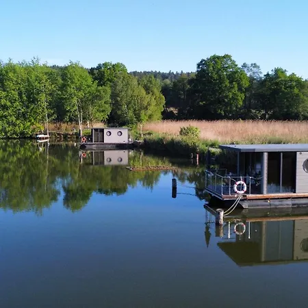 Úszó hotel Hausboot Eisvogel *