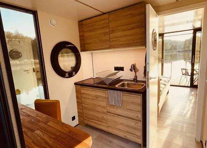 Hausboot Eisvogel * Kirchberg an der Raab