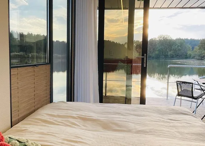 Hausboot Eisvogel Πλωτό κατάλυμα